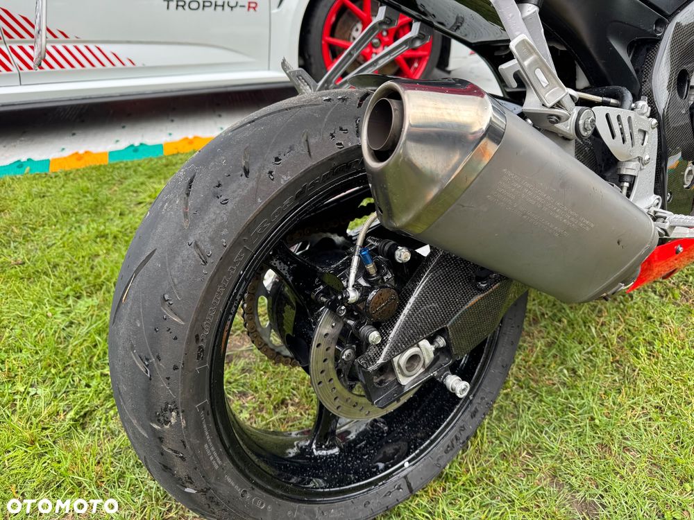 Suzuki GSX-R - 22