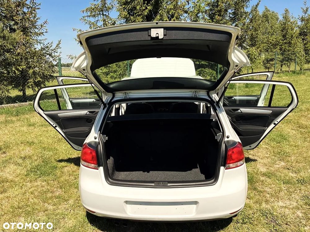 Volkswagen Golf - 10