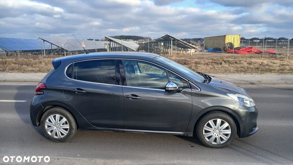 Peugeot 208 Blue-HDi 100 Stop&Start Allure - 11