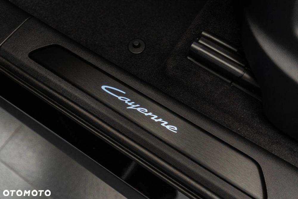 Porsche Cayenne Black Edition - 35