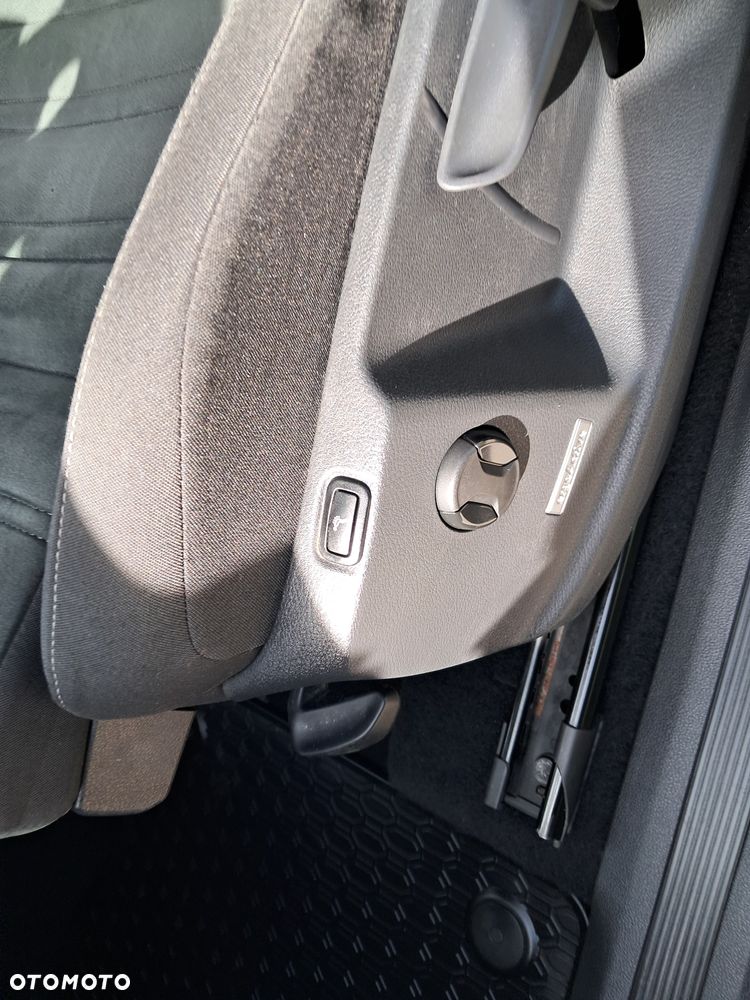 Volkswagen Touran 2.0 TDI SCR (BlueMotion Technology) DSG Comfortline - 15