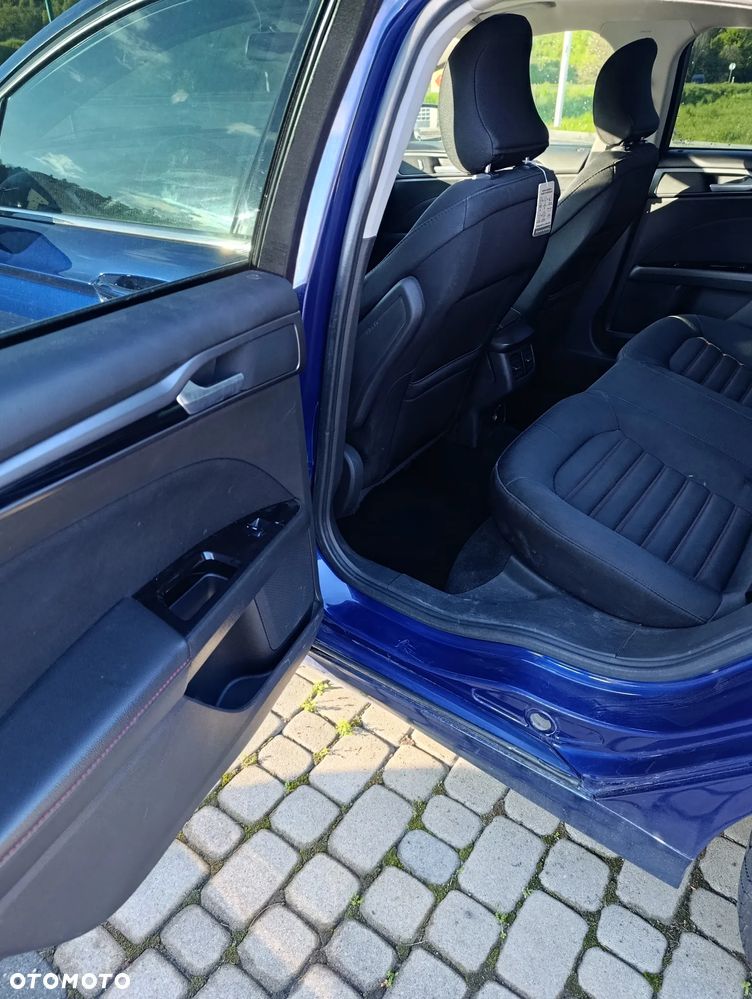 Ford Fusion - 4