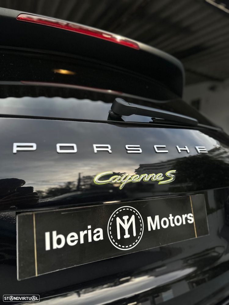 Porsche Cayenne S Hybrid Tiptronic S - 16