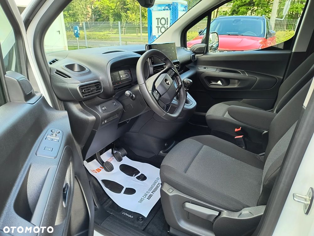 Opel COMBO - 10