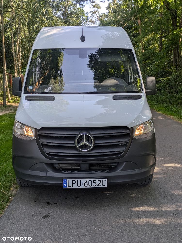 Mercedes-Benz Sprinter - 2