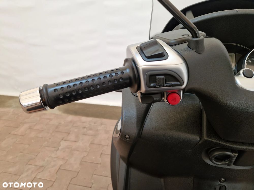 Piaggio MP-3 - 37