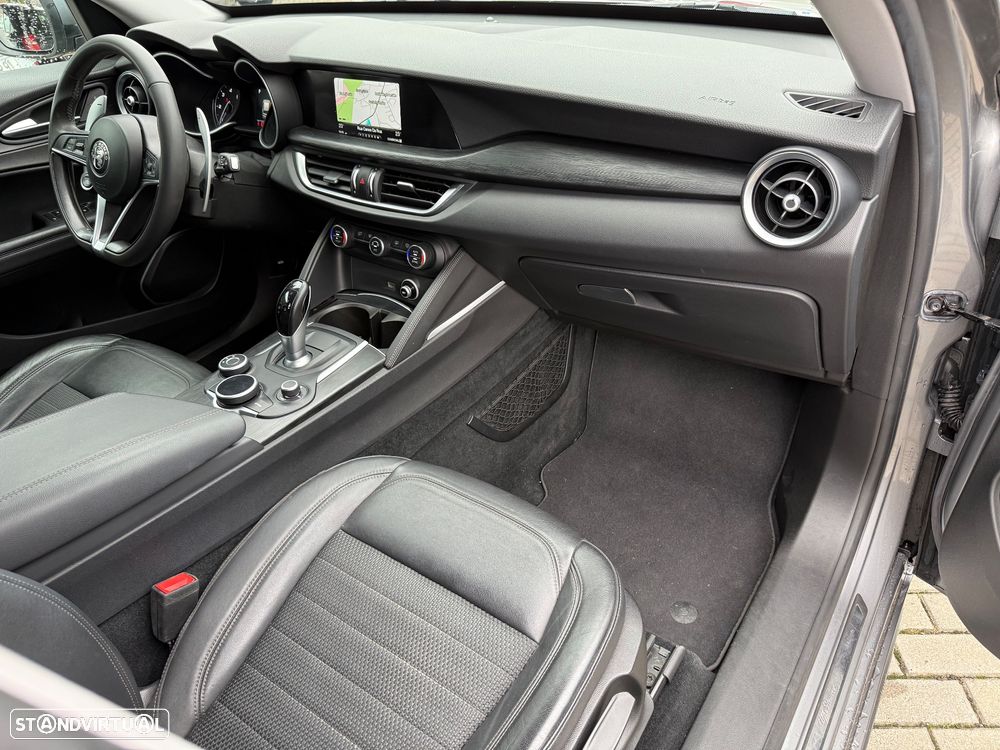 Alfa Romeo Stelvio 2.2 D Super AT8 - 12
