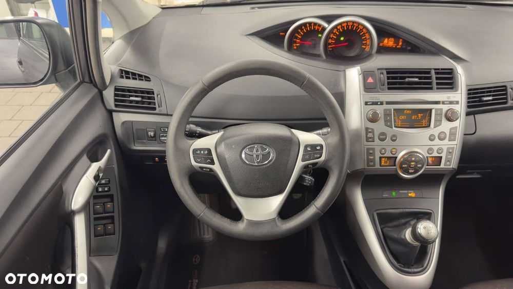 Toyota Verso - 24
