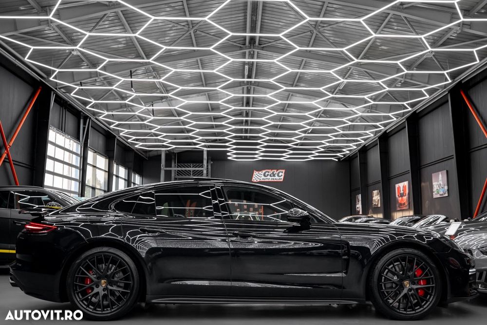 Porsche Panamera GTS - 30