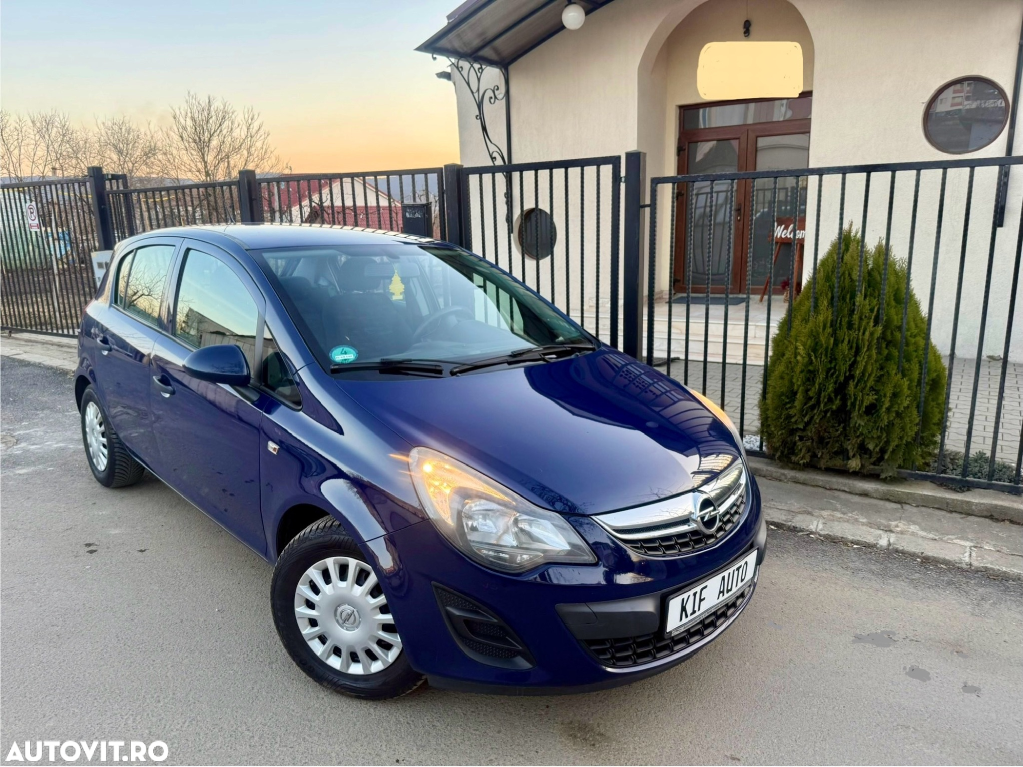 Opel Corsa 1.2 Enjoy - 3