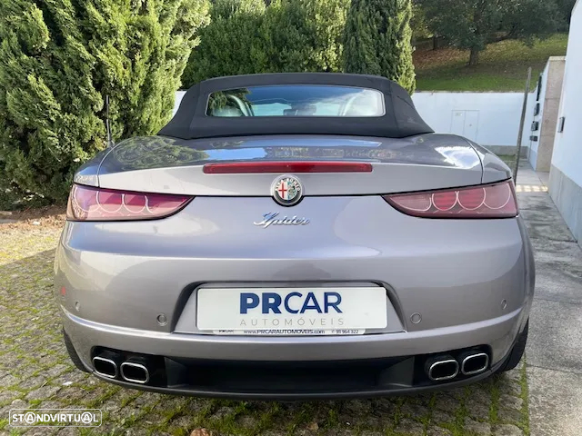 Alfa Romeo Spider - 6