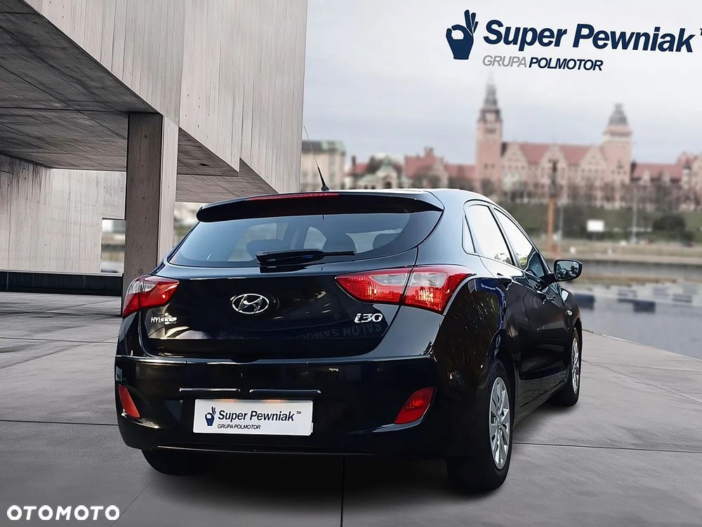 Hyundai i30 1.4 BlueDrive Classic + - 5