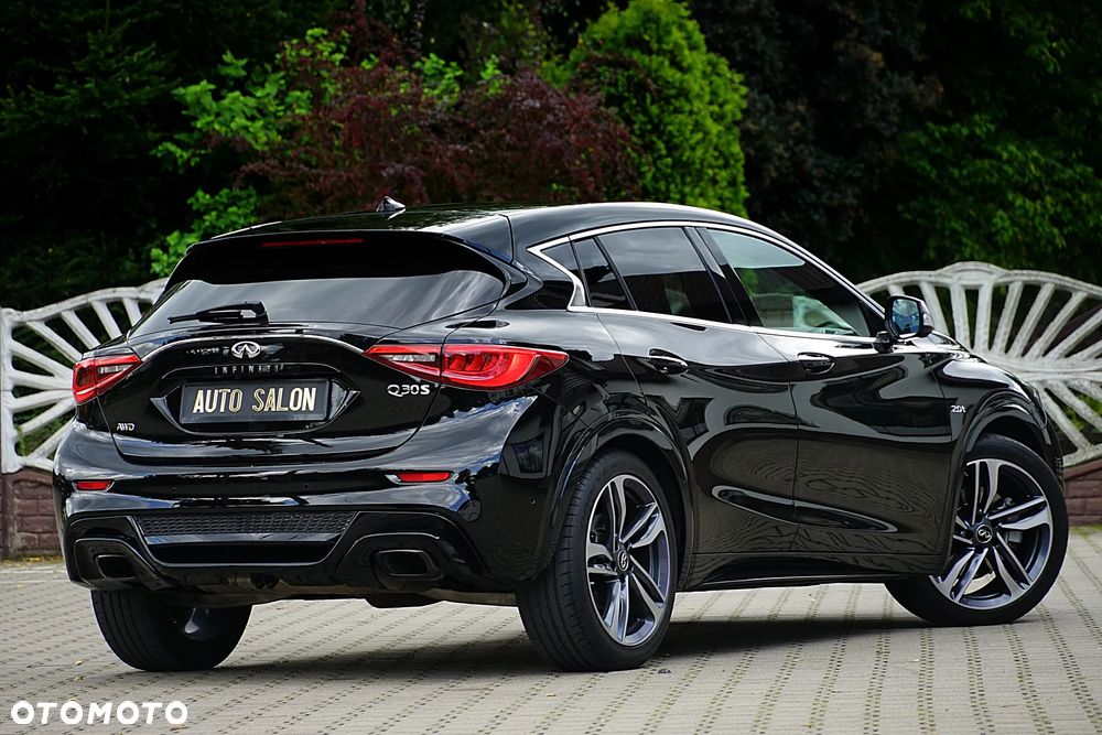 Infiniti Q30 2.0t DCT AWD Sport City Black - 14
