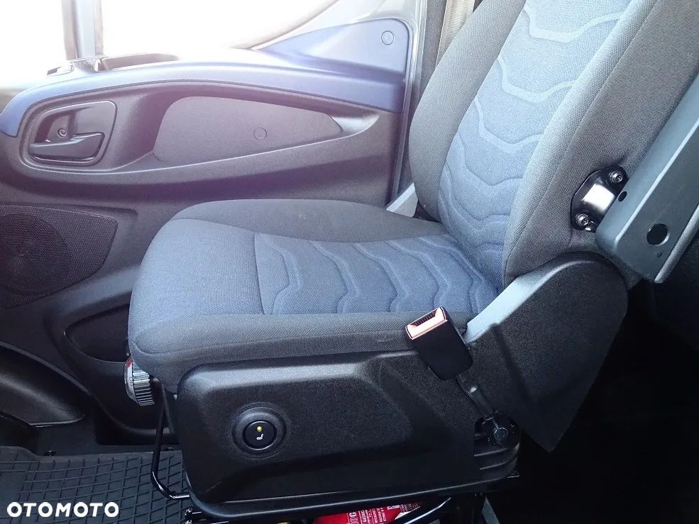 Iveco Daily 35C18 3.0 180 L4H2 Hi-MATIC FULL LED Brygadówka DOKA 5 Osób JAK NOWY!! - 18