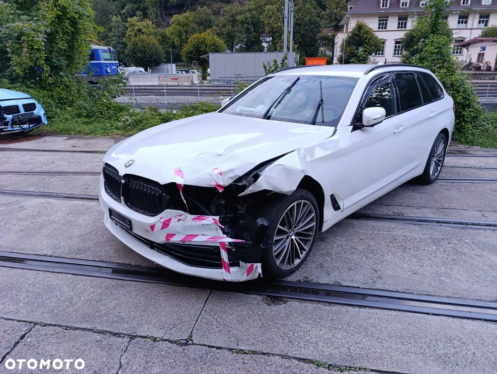 BMW Seria 5 520d xDrive - 4
