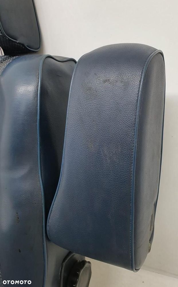 FOTEL PRAWY PRZÓD PRZEDNI PASAŻERA MERCEDES W115 W114 EUROPA - 7
