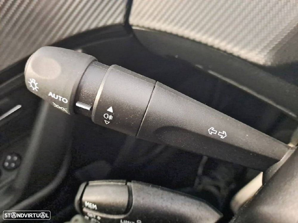 Peugeot 2008 1.2 PureTech Style - 14