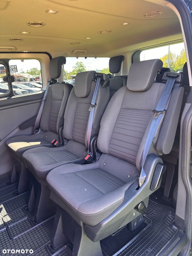 Ford Tourneo Custom - 19