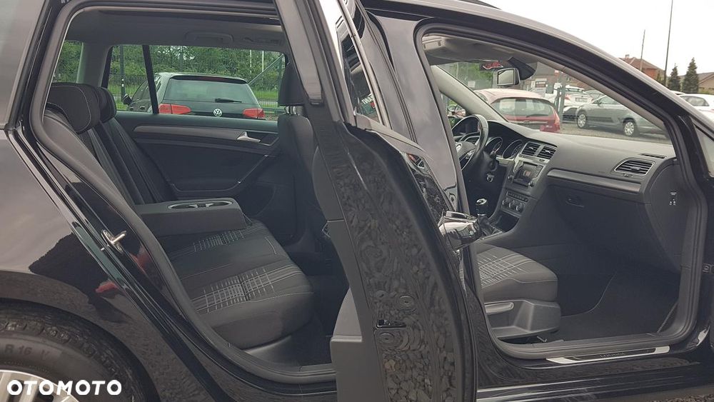 Volkswagen Golf 2.0 TDI BlueMotion Technology Lounge - 28