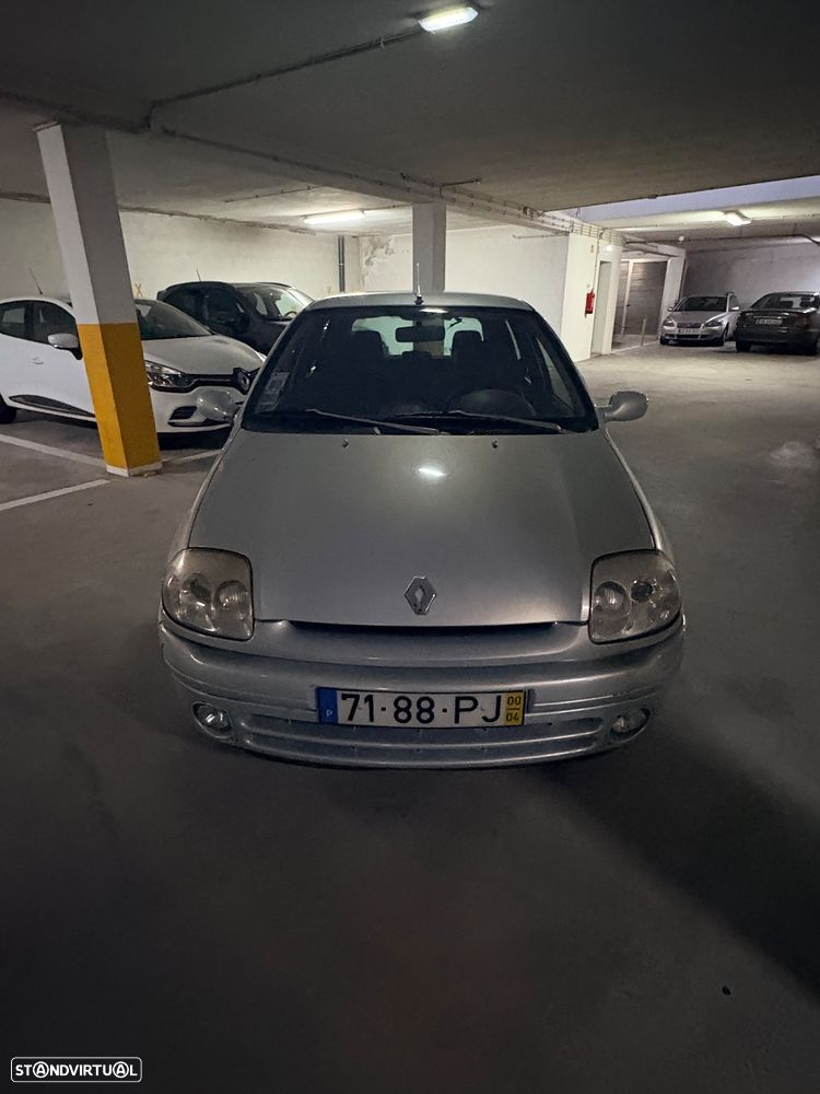 Renault Clio 1.2 - 12