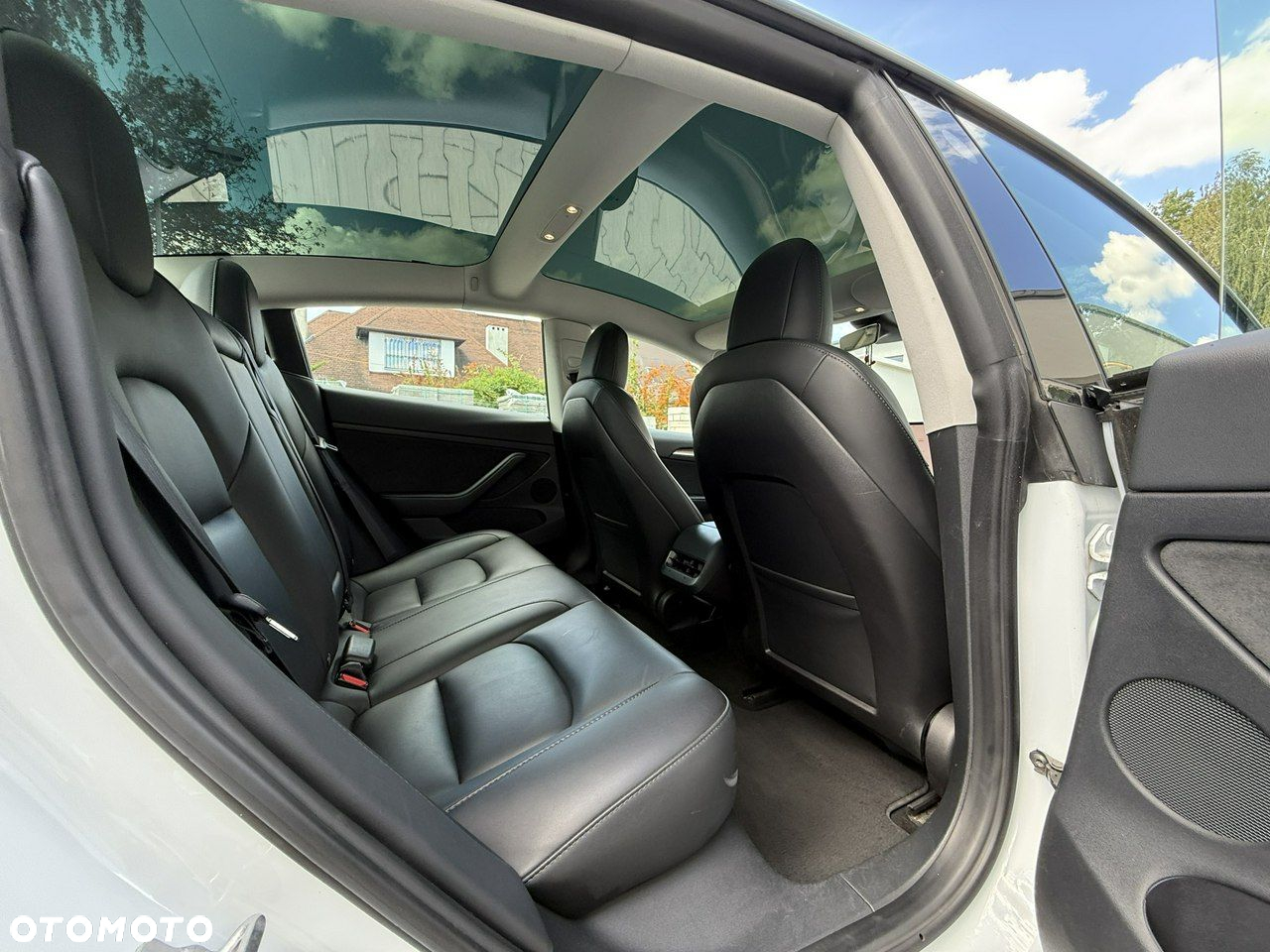 Tesla Model 3 - 24
