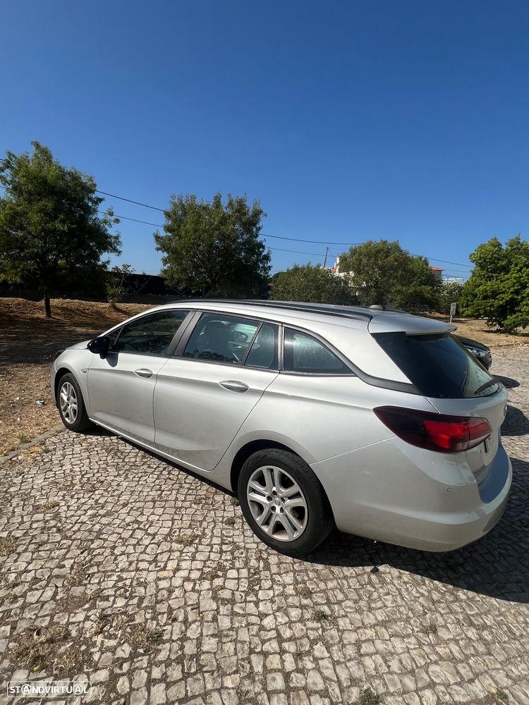 Opel Astra Sports Tourer - 9