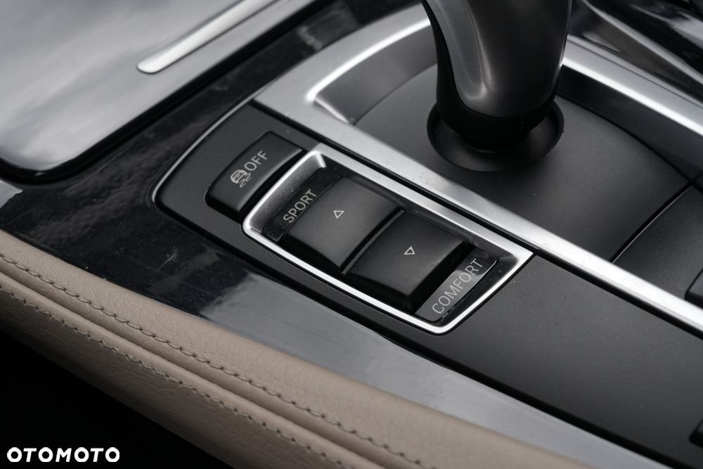 BMW Seria 5 518d - 27