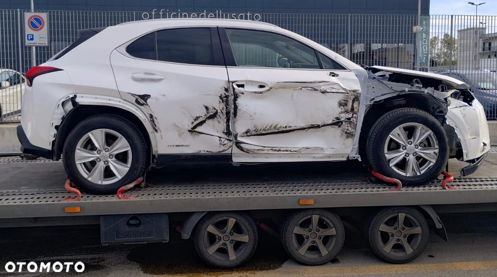 Lexus UX 250h Luxury Line - 5