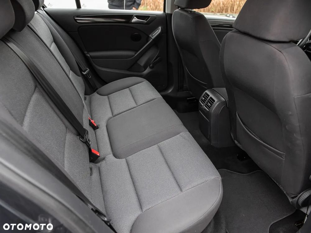 Volkswagen Golf - 24