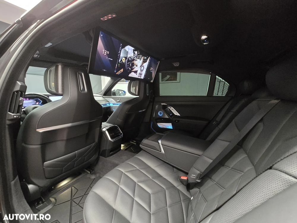 BMW Seria 7 740d xDrive MHEV - 24