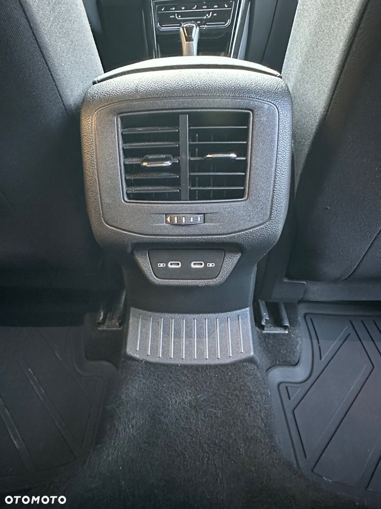 Volkswagen T-Roc 1.5 TSI Style DSG - 13