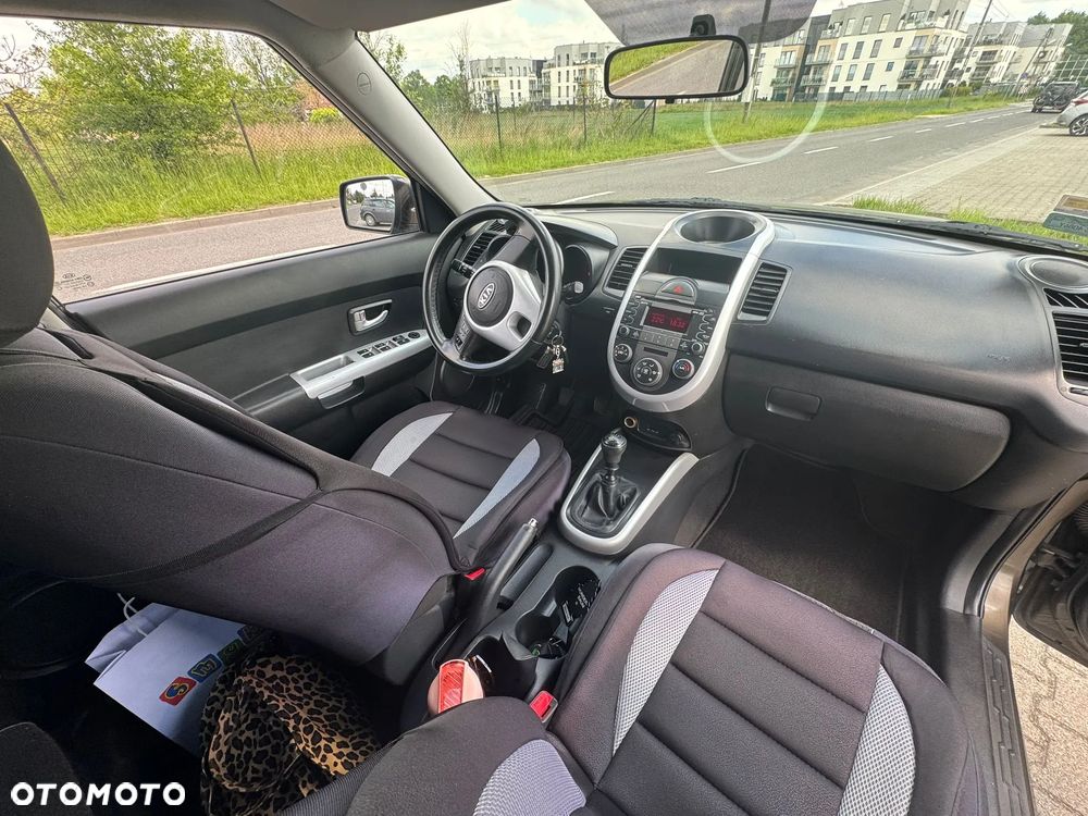 Kia Soul 1.6 L - 11