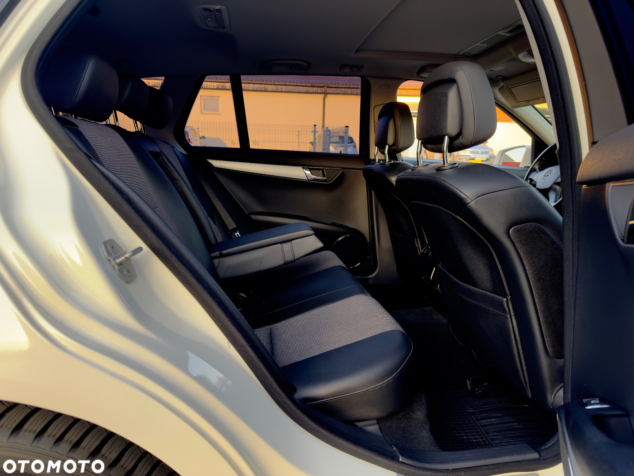 Mercedes-Benz Klasa C 180 T Kompressor Automatik BlueEFFICIENCY Special Edition - 11