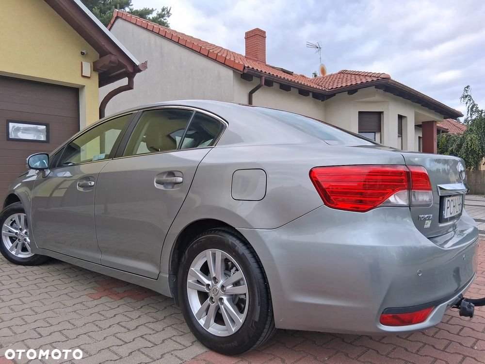 Toyota Avensis 1.8 Sol NAVI - 4