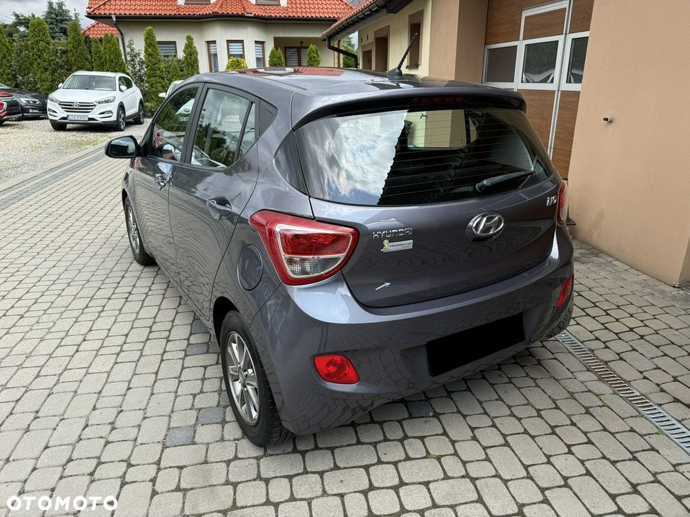 Hyundai i10 1.0 Fifa World Cup Edition - 9