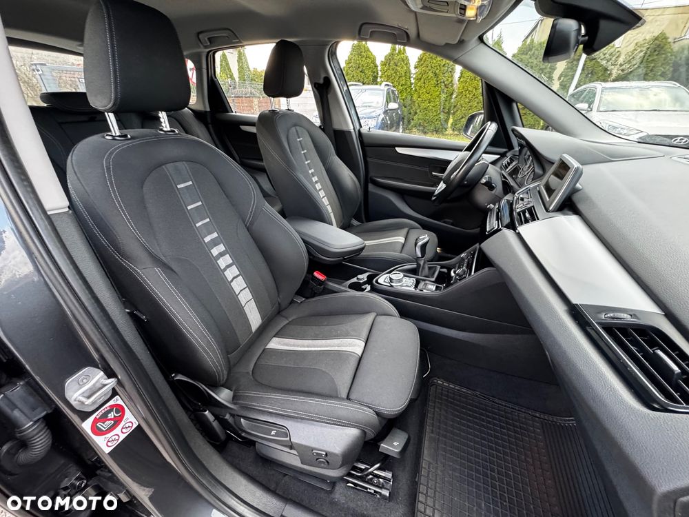 BMW Seria 2 218d - 39