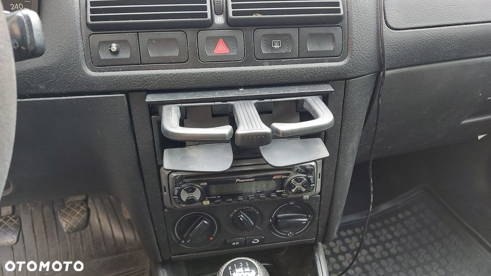 Volkswagen Golf 1.6 Basis - 10