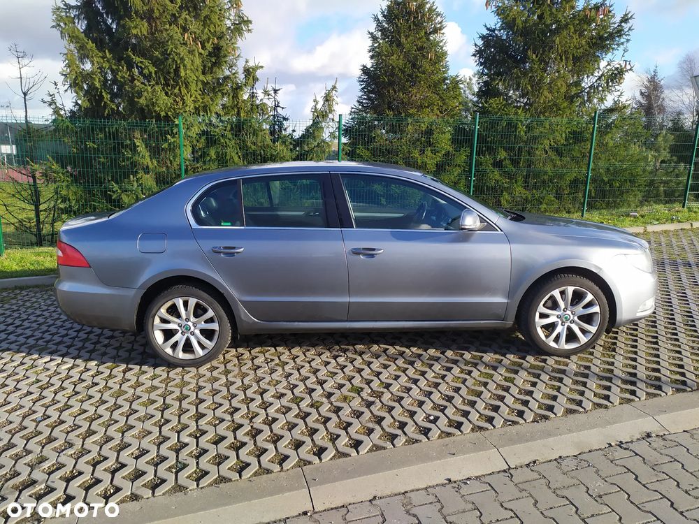 Skoda Superb 2.0 TDI Ambition DSG - 4