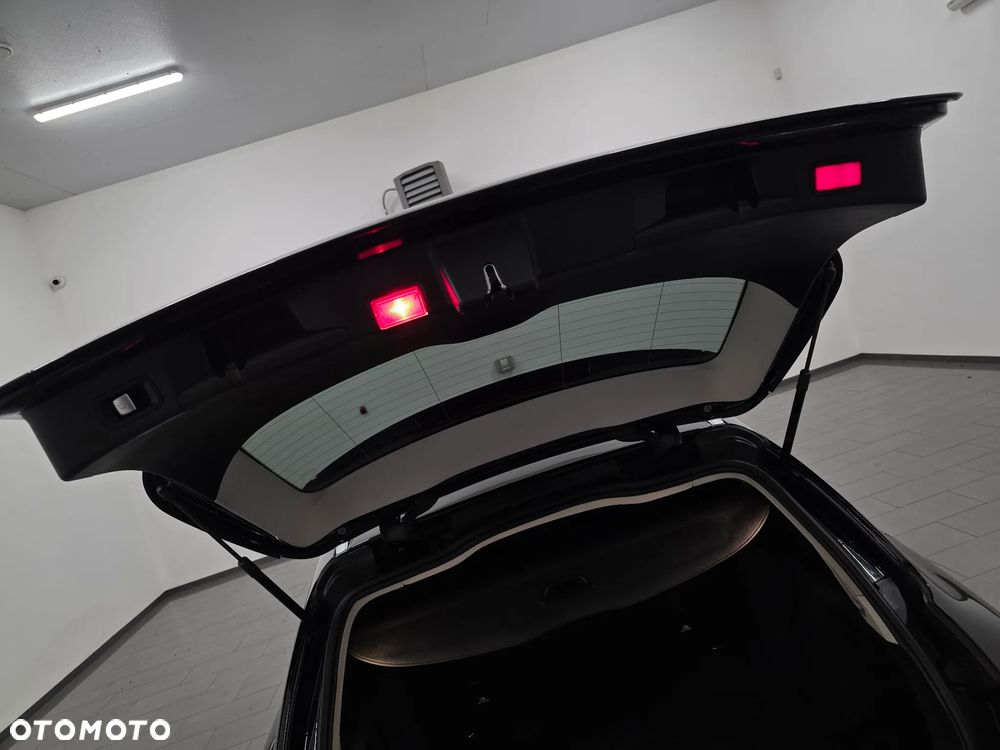 Mercedes-Benz Klasa C 220 d T 9G-TRONIC - 40