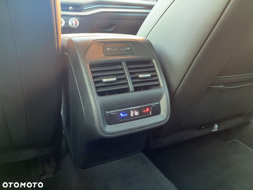Skoda Superb 2.0 TDI SCR Selection DSG - 33