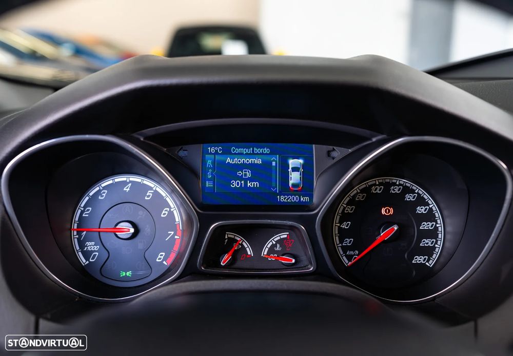 Ford Focus 2.0 EcoBoost ST c/ Pack Pele Desportiva - 34