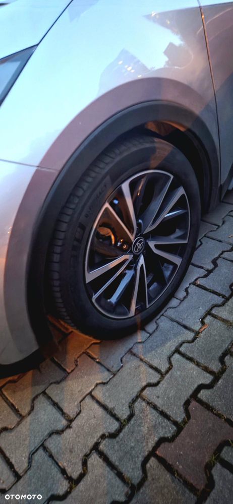 Toyota C-HR 2.0 Hybrid Dynamic Force Executive - 24