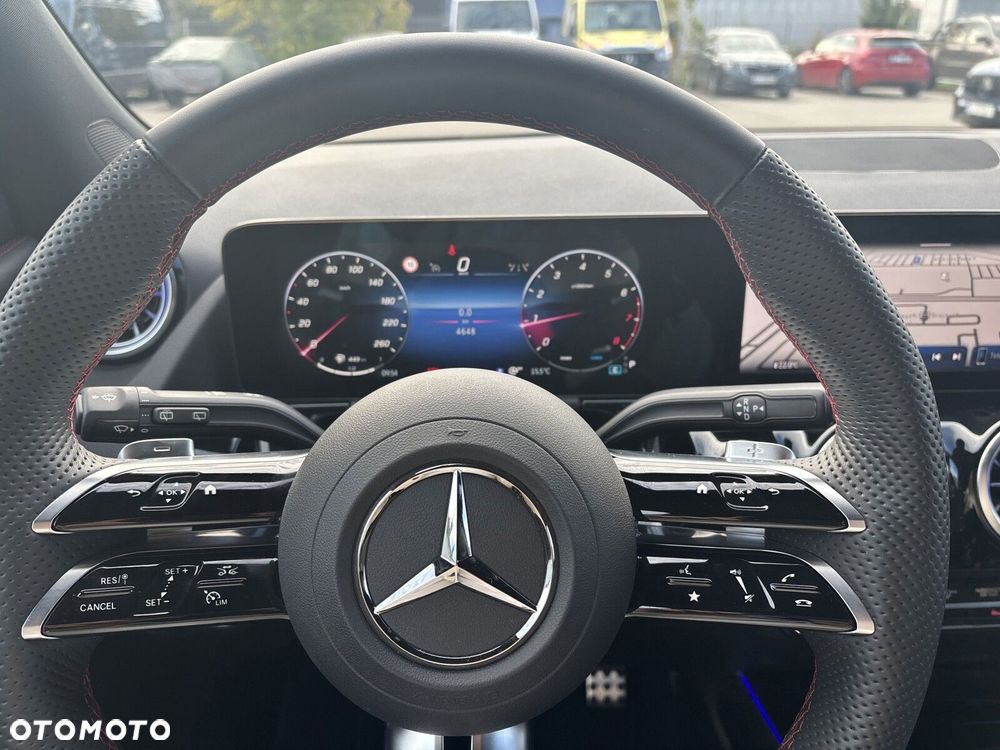 Mercedes-Benz GLA 200 AMG Line - 17