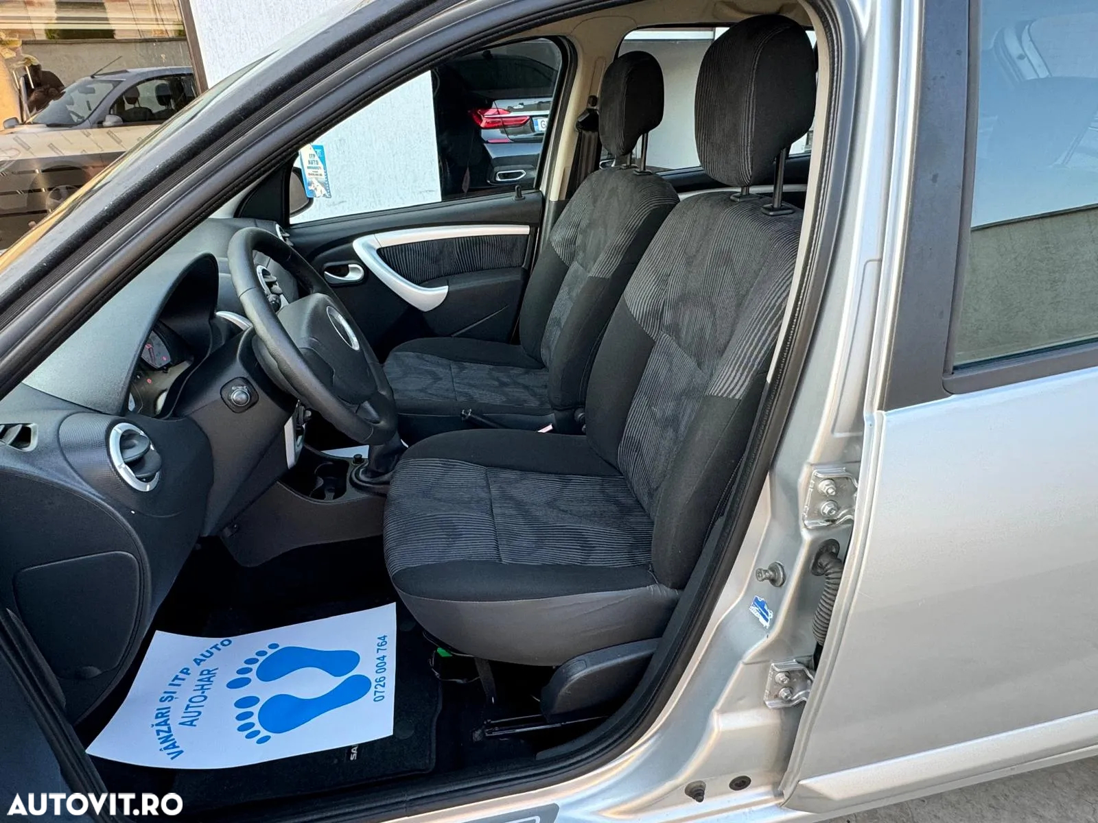 Dacia Sandero 1.6 MPI Laureate - 9