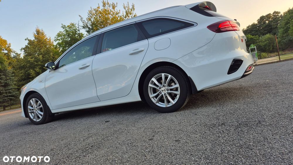 Kia Ceed - 12