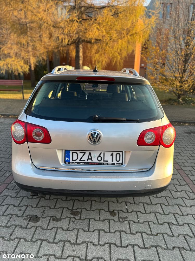 Volkswagen Passat 2.0 TDI DPF BlueMotion Technology Comfortline - 8