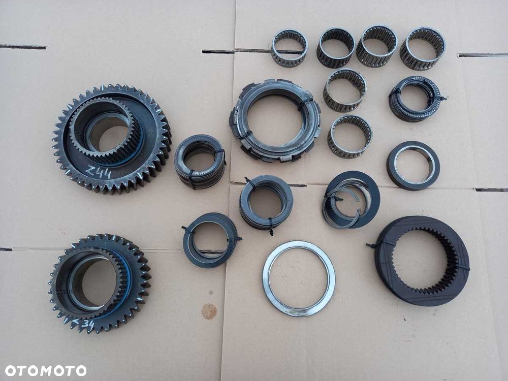 Tylny most kosz wałek tryb zębatka tarczki tuleja Case Magnum MX240 - 3