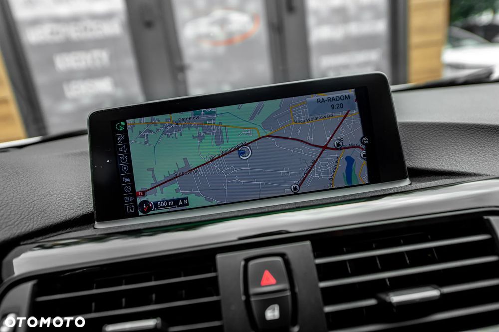 BMW Seria 3 320i Modern Line - 31
