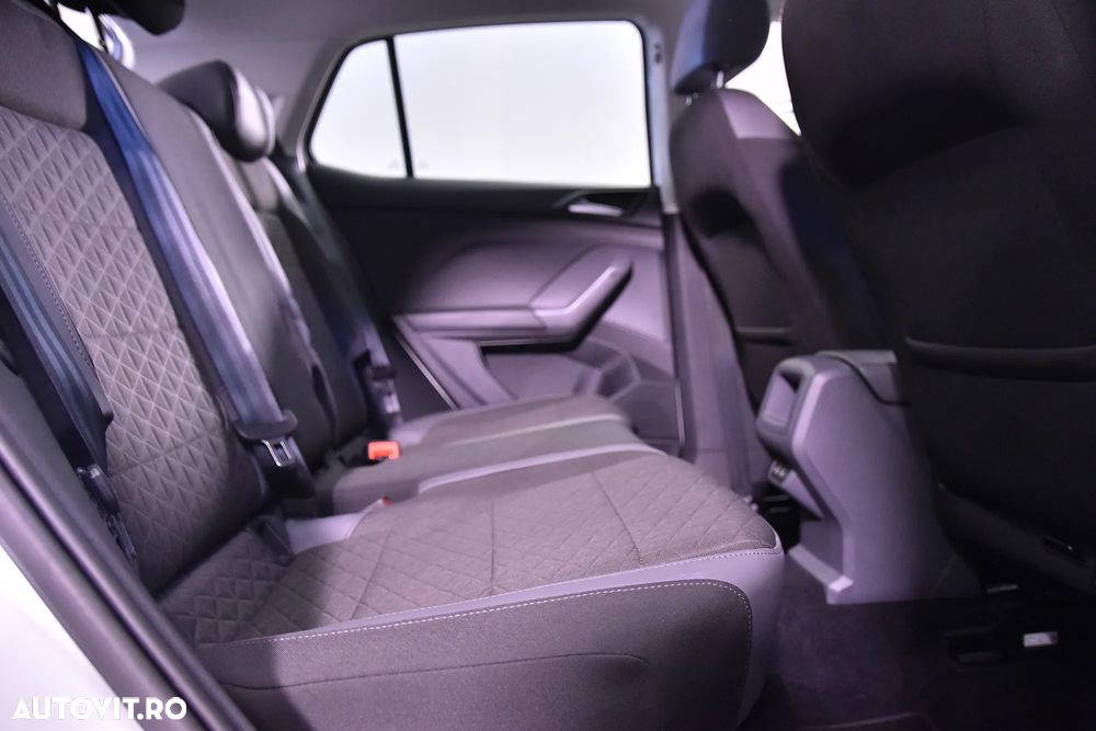 Volkswagen T-Cross - 12