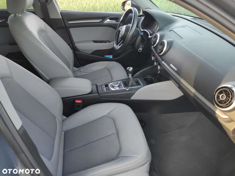 Audi A3 Sportback 1.6 TDI - 12